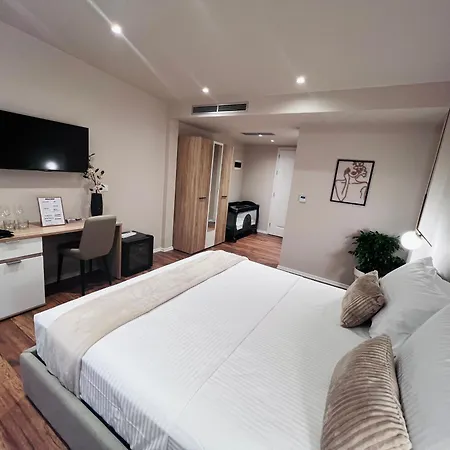 Bizant Boutique & Coffee Bar ホテル 4*