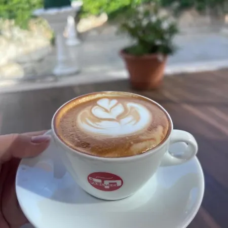 ホテル Bizant Boutique & Coffee Bar 4*